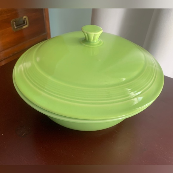 Fiestaware Other - FABULOUS Fiesta GIFT Chartreuse Round Covered Casserole 2 Piece Set